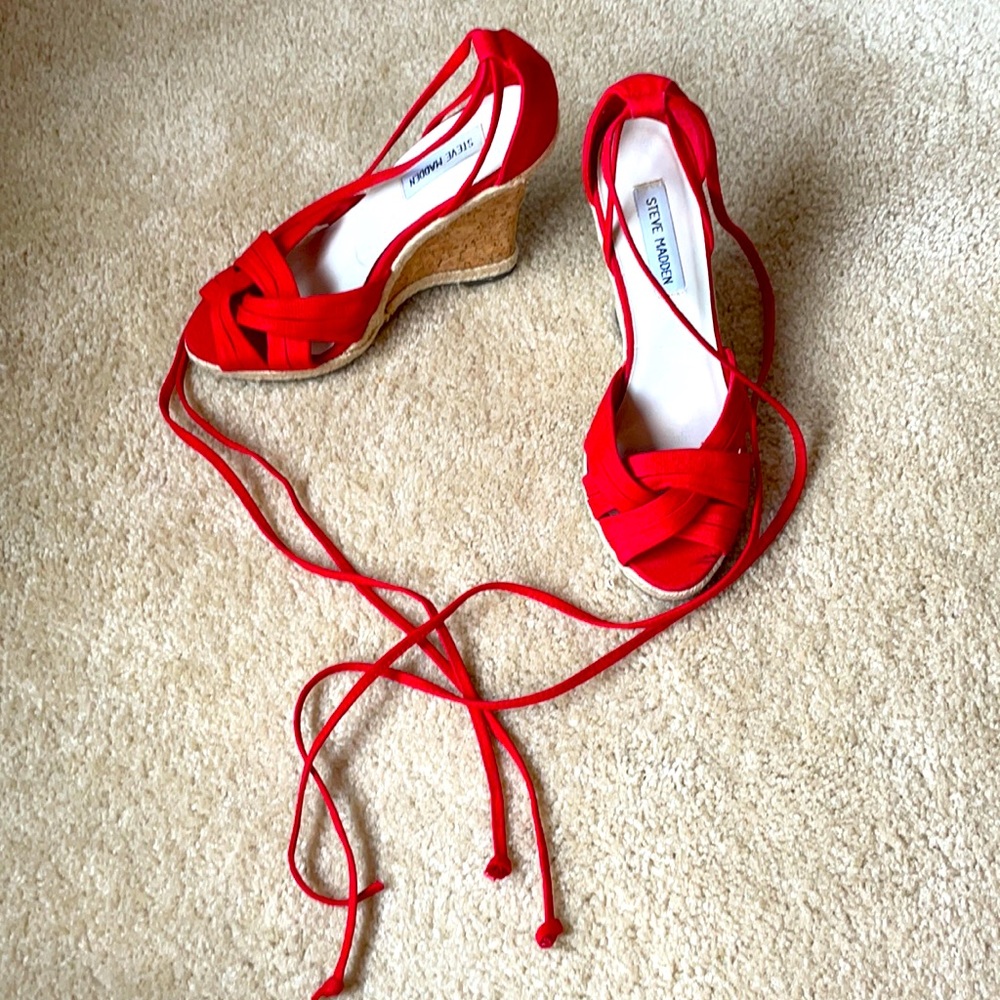 Steve Madden Red/ Cork/ Espadrille Platform Wedge